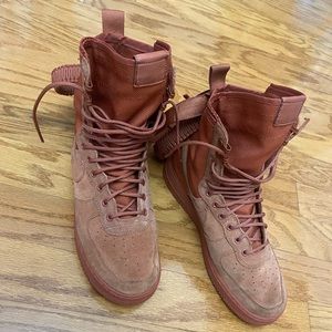 Nike 864024-204 Air Force 1 size 11